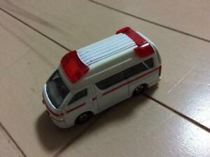 【送料無料】模型車 モデルカー トミカベネノ310 ambulance tomica veneno