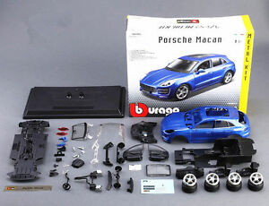【送料無料】模型車 モデルカー ポルシェマカンアセンブリレーシングカーミニカーミニカーキットbburago 124 porsche macan assembly racing car diecast model kits