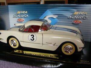 【送料無料】模型車 モデルカー シボレーコルベットレーシングクーペスケールchevrolet corvette racing coupe 1953 118 scale