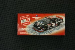 【送料無料】模型車 モデルカー アクションコレクティブルデールアーンハートノーブルスケールミニカーaction collectible 3 dale earnhardt no bull 76th win 124 scale diecast car 15,443円