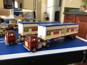 【送料無料】模型車 モデルカー vintage 1973 matchbox lesney scammell tractor w k17 trailer 2 containers vhtf｜hokushin 15,245円