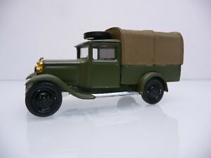 【送料無料】模型車 モデルカー ソリッドモデルハンドシトロエンボックスオリーブsolid 143 model hand citroen c4f 1930 with box olive army