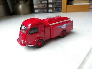 【送料無料】模型車 モデルカー ルノーガリオンエッソカミオンデアンタニョイショアルタヤrenault gallion esso 1956 camion de antano 143 ixo altaya