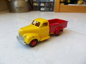 【送料無料】模型車 モデルカー スチュードベーカーピックアップディンキートイズフランシアジュゲテモデロアンティグオレピナタド｜hokushin