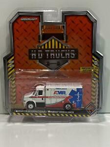 【送料無料】模型車 モデルカー デュラスタースケールグリーンライトamr ambulance 2013 international durastar 164 scale greenlight 33190a