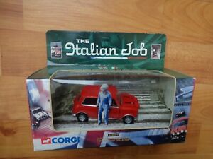 【送料無料】模型車 モデルカー コーギークラシックイタリアジョブレッドミニクーパー136 corgi classics the italian job red mini cooper cc82215 car