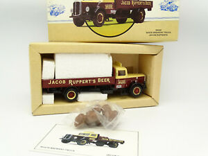 【送料無料】模型車 モデルカー コーギーホワイトブルワリージェイコブルッパーズビールcorgi 150 white brewery lkw jacob rupperts beer