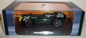 【送料無料】模型車 モデルカー アトラスヴァンウォールスターリングモスatlas 143 3128 007 vanwall vw57 1957 stirling moss