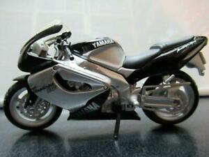 【送料無料】模型車 モデルカー ヘイズマイストヤマハhaze maisto yamaha yzf 1000 118
