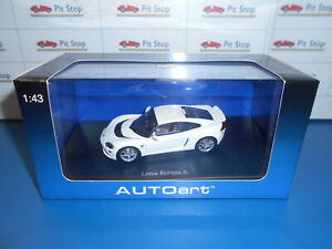 【送料無料】模型車 モデルカー オートアートロータスヨーロッパホワイトaa55358 by autoart lotus europa s white 143