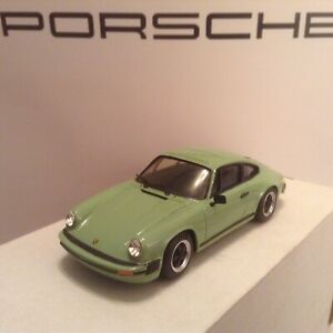 【送料無料】模型車 モデルカー ポルシェporsche 911 sc