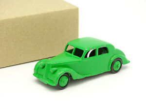 【送料無料】模型車 モデルカー ディンキートイズイングララライリーヴェルデdinky toys inglaterra r 143 riley verde 40a