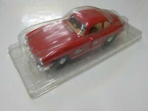【送料無料】模型車 モデルカー メルセデスベンツブラゴスケールコミックショップmercedes benz 300 slredburago bburagoscale 118 buy comic shop