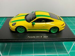 【送料無料】模型車 モデルカー スパークポルシェイエローグリーントリムspark 143 porsche 911r 2017 s4957 yellowgreen trim|hokushin
