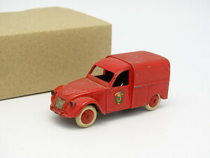 【送料無料】模型車 モデルカー ディンキートイズフランシアシトロエンボンベラdinky toys francia 143 citroen 2cv bomberos 25d