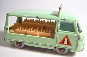 【送料無料】模型車 モデルカー マッチボックスレギュラーホイールコマーボトルフロートボトルドアボックスmatchbox regular wheel 21c commer bottle float bottle on the door d box|hokushin