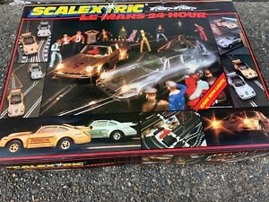 【送料無料】模型車 モデルカー スケールルマンセットポルシェレーシングカースロットカーヴィンテージscalextric le mans 24hrset c664, comprising porsche racing cars slot car vintage