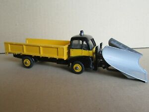 【送料無料】模型車 モデルカー ヴィンテージディンキーイングランド597d vintage dinky 958 england guy snow plough snow hunt｜hokushin