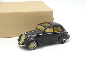 【送料無料】模型車 モデルカー レコードセットアウフゲボープジョーシュワルツrecord set aufgebaut sb 143 peugeot 202 schwarz