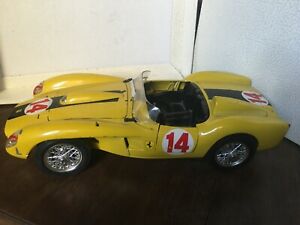 【送料無料】模型車 モデルカー フェラーリレッドヘッドイエロースケールブラゴメイドインイタリアferrari 250 red head 1957 yellow scale 118 burago made in italy