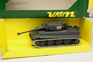 【送料無料】模型車 モデルカー ヴェレムミリタリーシャルタンクルノーフランスverem military 150 char tank renault g230 15 france