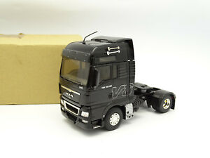 【送料無料】模型車 モデルカー エリゴールトラットレソールマンネラeligor lbs sb 143 trattore seul man tgx v8 18 680 nera