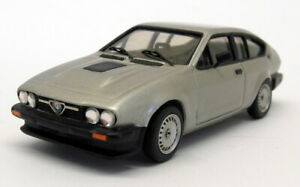 【送料無料】模型車 モデルカー トロンキットスケールビルドキットアルファロメオアルフェッタシルバーtron kits 143 scale resin built kitaa763 alfa romeo alfetta gtv silver