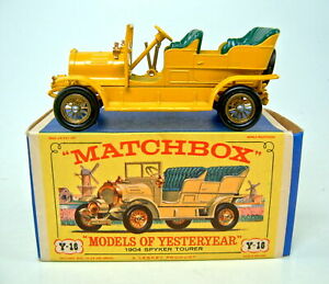 【送料無料】模型車 モデルカー マッチボックスモデルオブスパイカーダークイエロートップインボックスmatchbox models of yesteryear y16a spyker dark yellow top in box