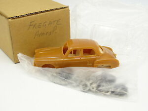【送料無料】模型車 モデルカー キットダモンターレルノーフレガタアドミラルベルリナcama kit da montare 143 renault fregata admiral berlina 1959