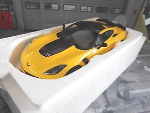 売れ筋ランキングも 送料無料 模型車 モデルカー スポーツカー シボレーコルベットアメリカグアテマラchevrolet Corvette Z06 C7 Z06c7r Edition Gelb 16 V8 Us Gt Spirit Neu 118 レーシングカー Buyreal Pk