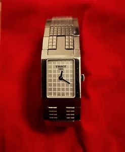 【貨物輸送無料】tissot orologio donnaacciaioin omaggio bracciale tissot  ottimo statopreciso
