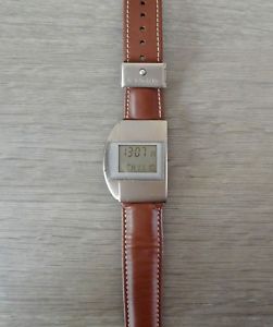 【送料無料】montre junghans mega 1 quartz radio pilot pile neuve fonctionne titan