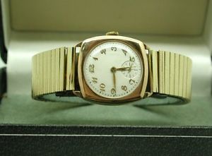 【送料無料】1930s gents 9ct rose gold cushion shaped bracelet watch