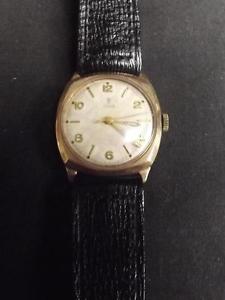 【送料無料】1956 9ct gold tudor cushion watch