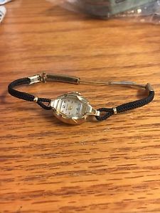 【貨物輸送無料】vintage 10k gold small waltham watch