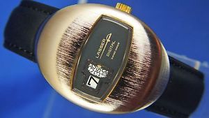 【送料無料】vintage nos lasser by ravisa jump hour digital watch circa 1970s swiss serviced