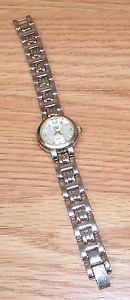 【送料無料】faded glory fg 097 pc21a silver tone quartz analog womens wrist watch read｜hokushin 13,075円