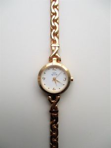 【送料無料】bracelet montre watch quartz femme en mtal dor