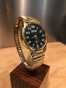 【送料無料】featurely quartz watch with stretch strap