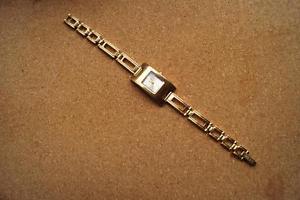 【送料無料】ladies gold tone next bracelet watch｜hokushin
