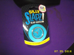 【貨物輸送無料】aqua color silly slapz silly brandz flex adjustable stay wristwatch fashion teen 男女兼用腕時計-腕時計