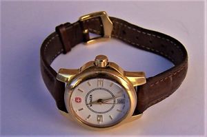 【送料無料】vintage womens wenger swiss army watch 09300931