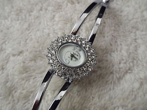 【送料無料】infinity silvertone rhinestone bracelet watch c62｜hokushin 12,735円