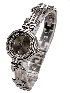 【送料無料】womens silver finish round case analog quartz watch