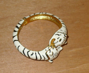 【送料無料】kenneth jay lane enamel gold plated white bengal tiger cuff braceletwatch