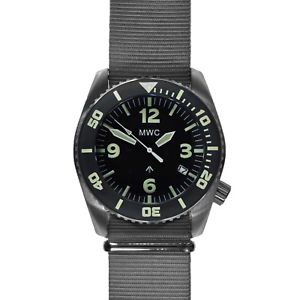 【送料無料】mwc 1000mt quarzo swiss acciaio nero zaffiro data ceramica tessuto orologio uomo