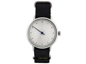 【送料無料】einzeigeruhr von svalbard solfestuka ae11b quarz 5atm silberfarben