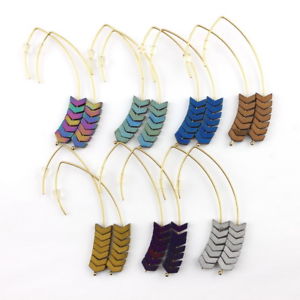 【送料無料】ピアス　デシンプルワッペンピアス　as de60578 naturstein einfache chevron ohrringe fur frauen zink legierung geome｜hokushin