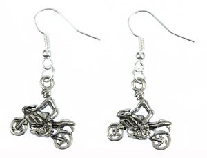 【送料無料】ピアス　オートバイオートバイライダーシルバーピアス　ピアス　ドライバーmotorradfahrer ohrringe kraftrad mit fahrer miniblings biker silber ohrhnger｜hokushin