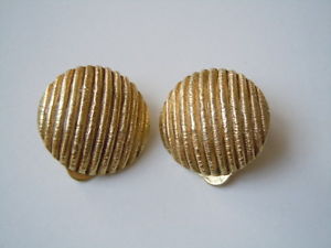 【送料無料】ピアス　ファッションジュエリーピアス　ゴールドラウンド